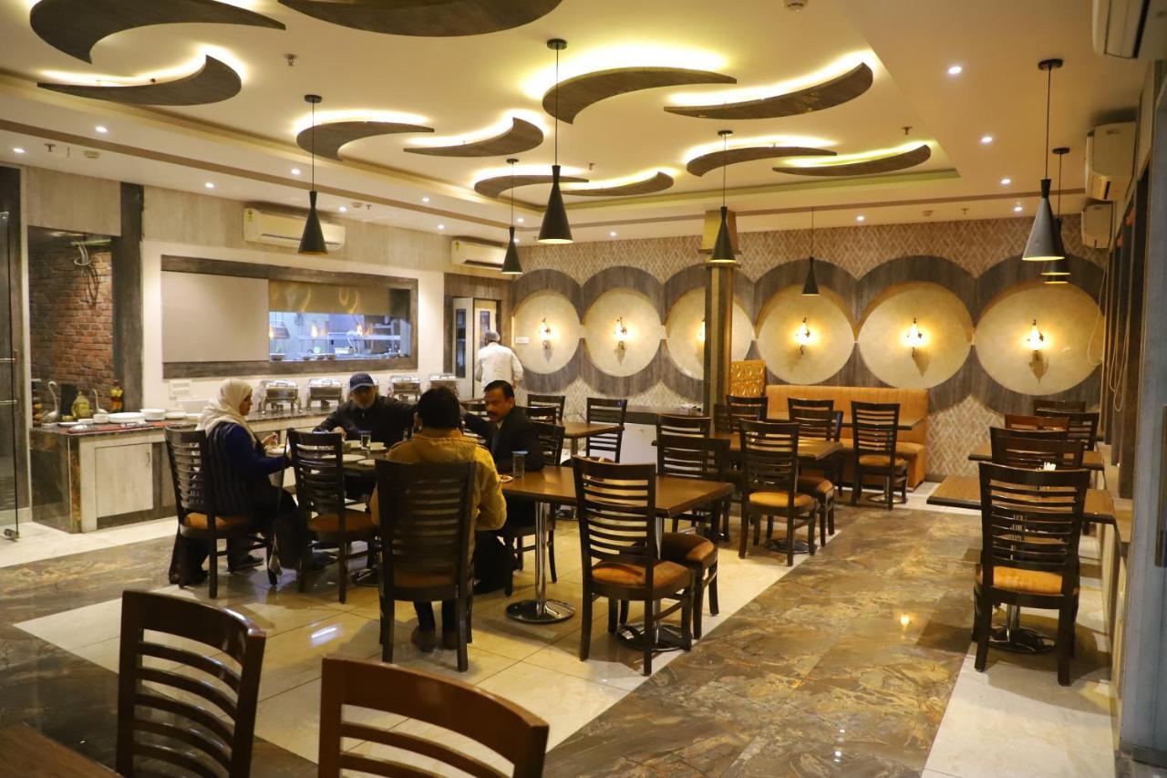 Hotel Genx Le Crescent Ghaziabad Zewnętrze zdjęcie