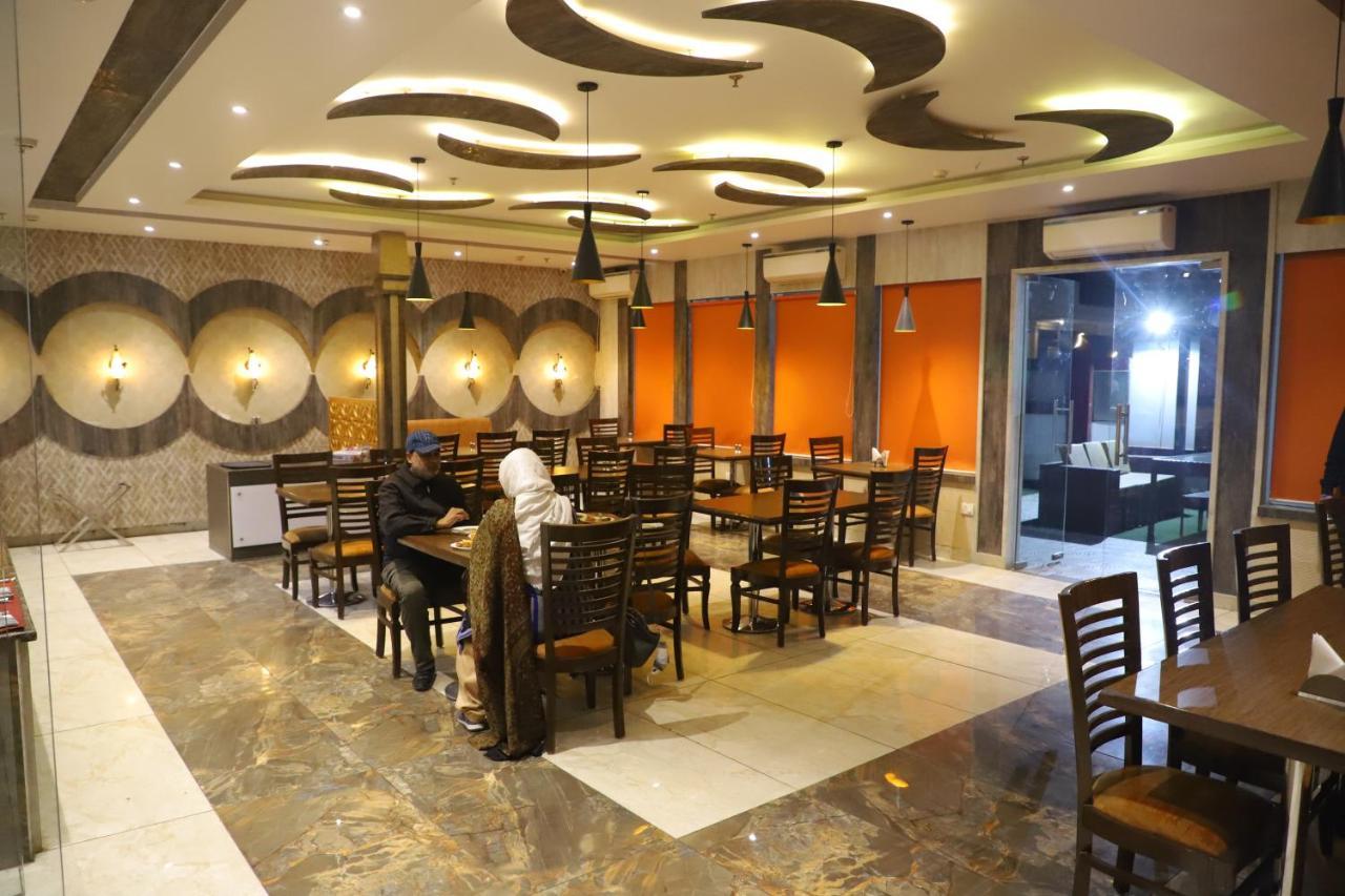 Hotel Genx Le Crescent Ghaziabad Zewnętrze zdjęcie