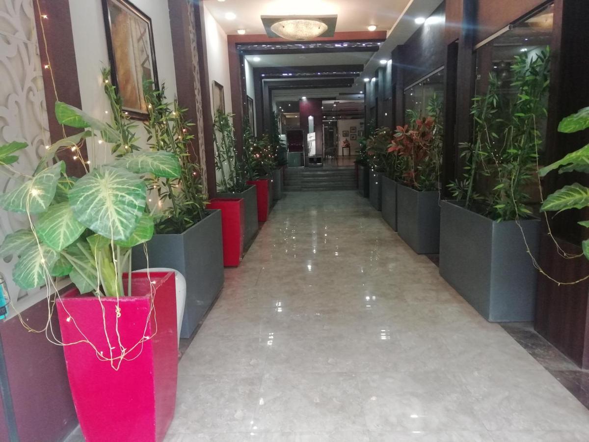 Hotel Genx Le Crescent Ghaziabad Zewnętrze zdjęcie