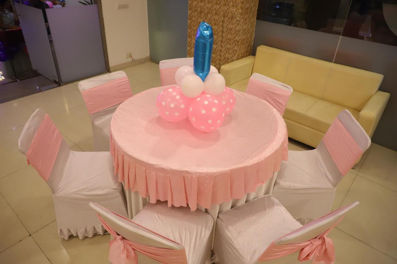 Hotel Genx Le Crescent Ghaziabad Zewnętrze zdjęcie