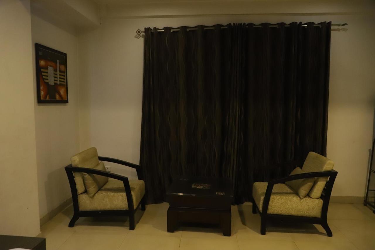 Hotel Genx Le Crescent Ghaziabad Zewnętrze zdjęcie