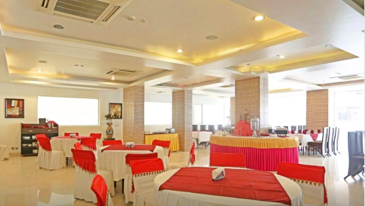 Hotel Genx Le Crescent Ghaziabad Zewnętrze zdjęcie
