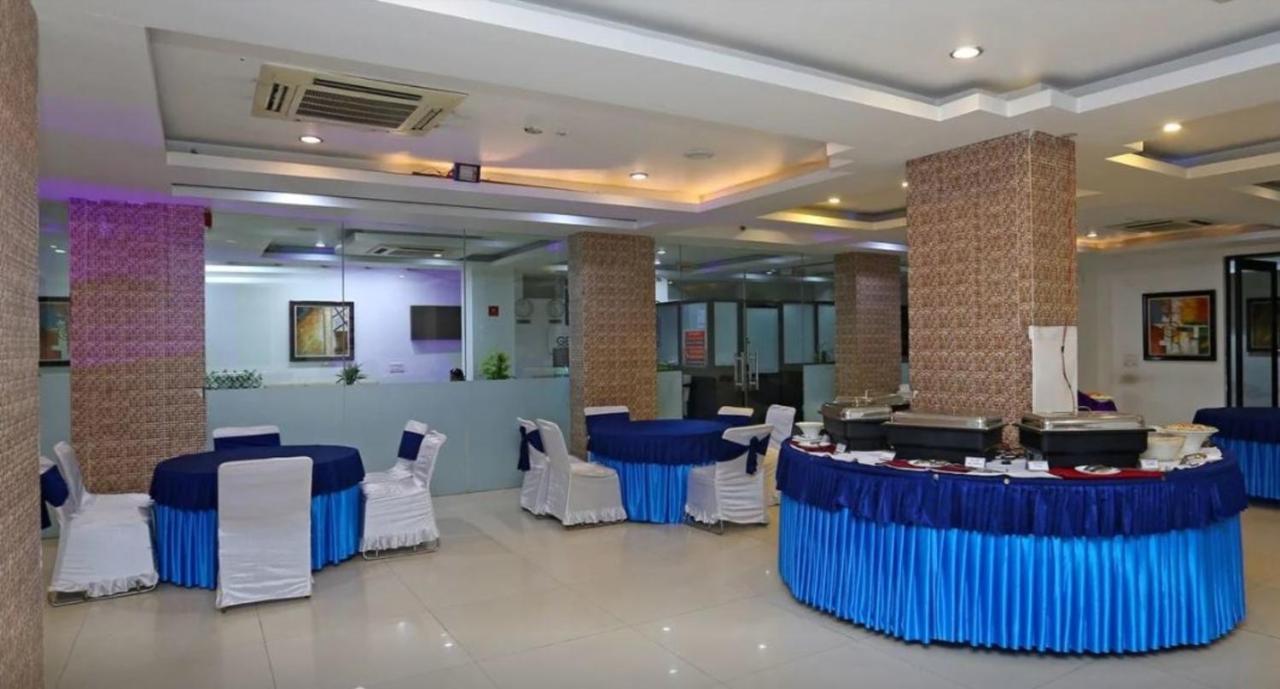 Hotel Genx Le Crescent Ghaziabad Zewnętrze zdjęcie