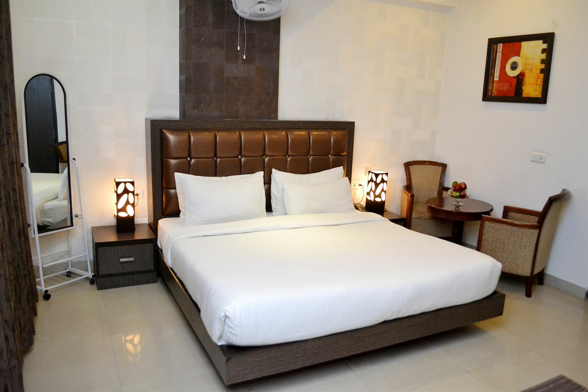 Hotel Genx Le Crescent Ghaziabad Zewnętrze zdjęcie