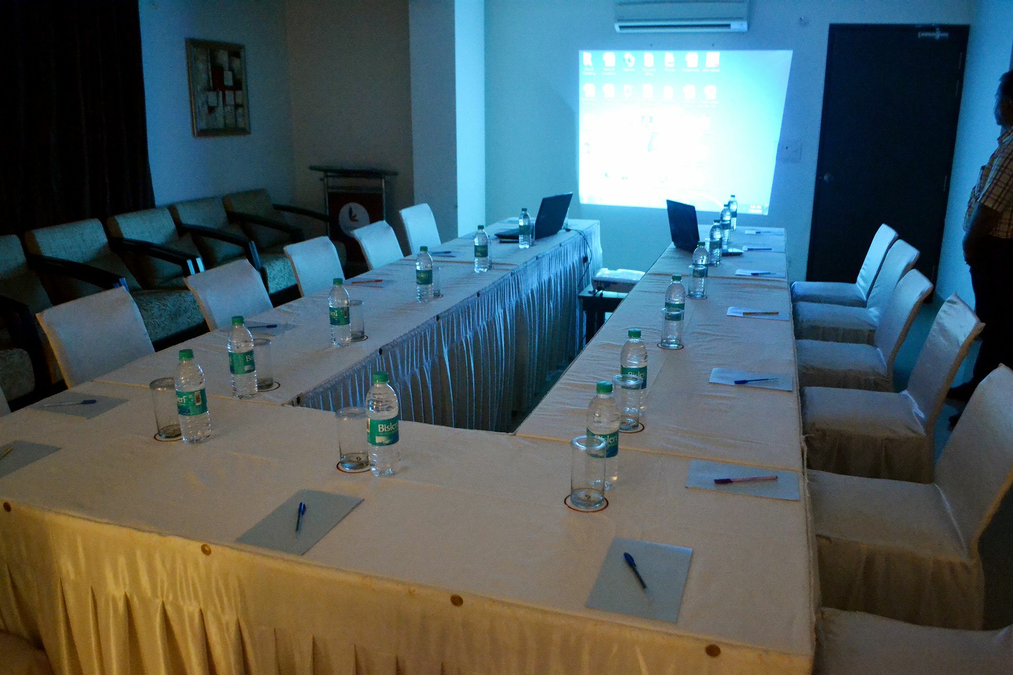 Hotel Genx Le Crescent Ghaziabad Zewnętrze zdjęcie
